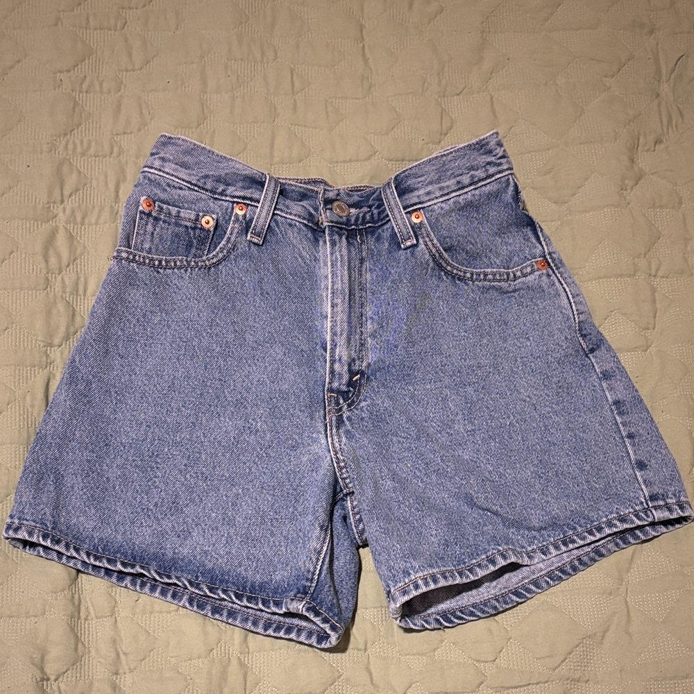 Levi’s Cinch Waist Mom Shorts